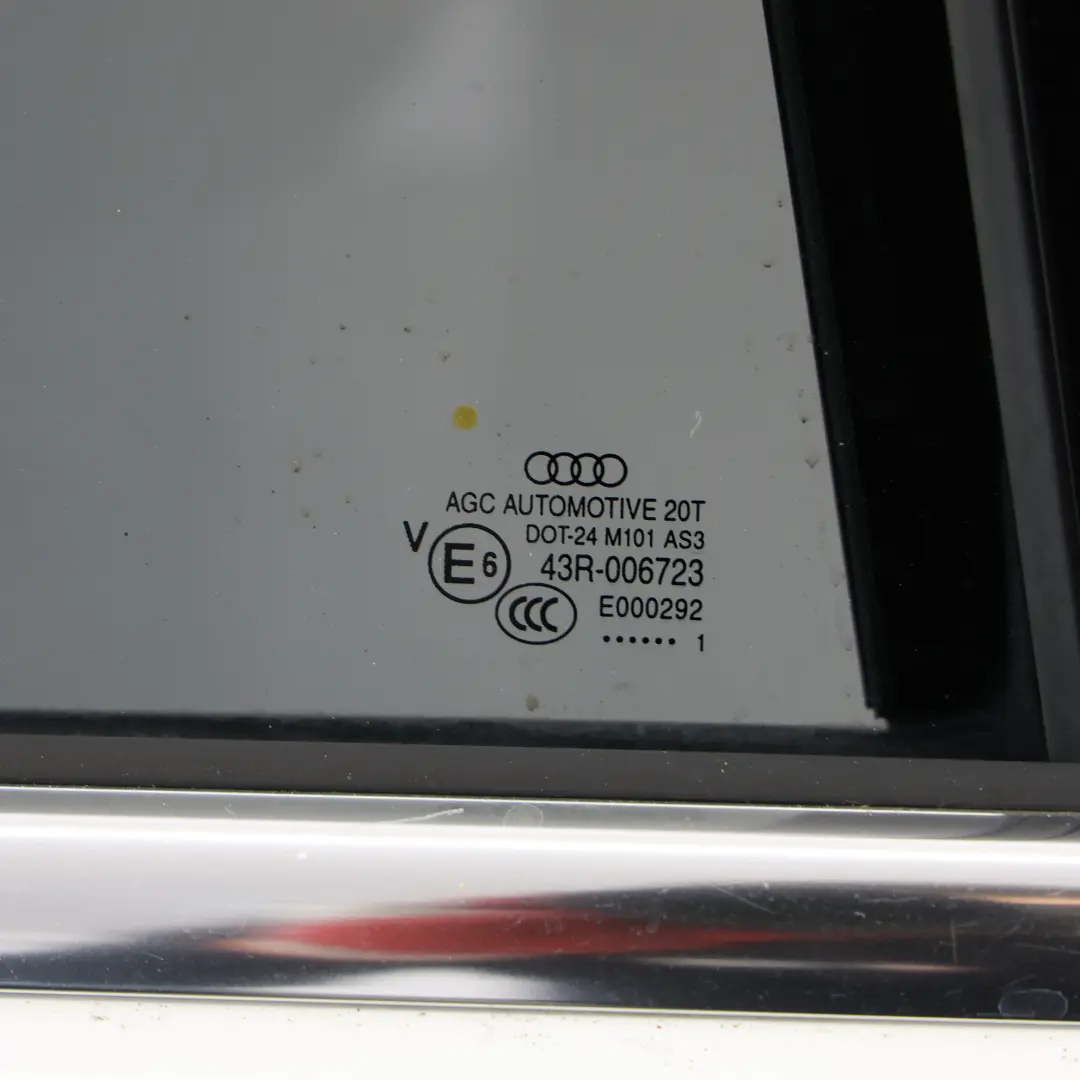 Door Rear Right O/S Glacier White Pearl Effect - S9R to Audi Q5 8R with Part number 8R0833052B Audi Q5 8R Door Rear Right O/S Glacier White Pearl Effect - S9R - SKU 8R0833052B-MGW - Part number 8R0833052B