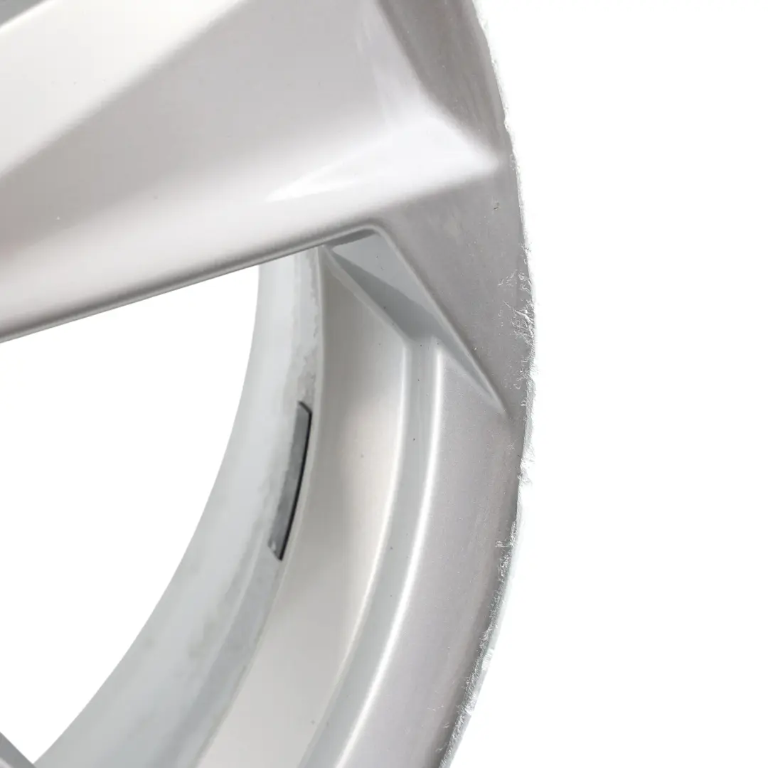 Felga Aluminiowa Srebrna 17" ET:45 7J do Audi Q2 GA o numerze 81A601025B Audi Q2 GA Felga Aluminiowa Srebrna 17" ET:45 7J - SKU 81A601025B-2 - Numer Części 81A601025B