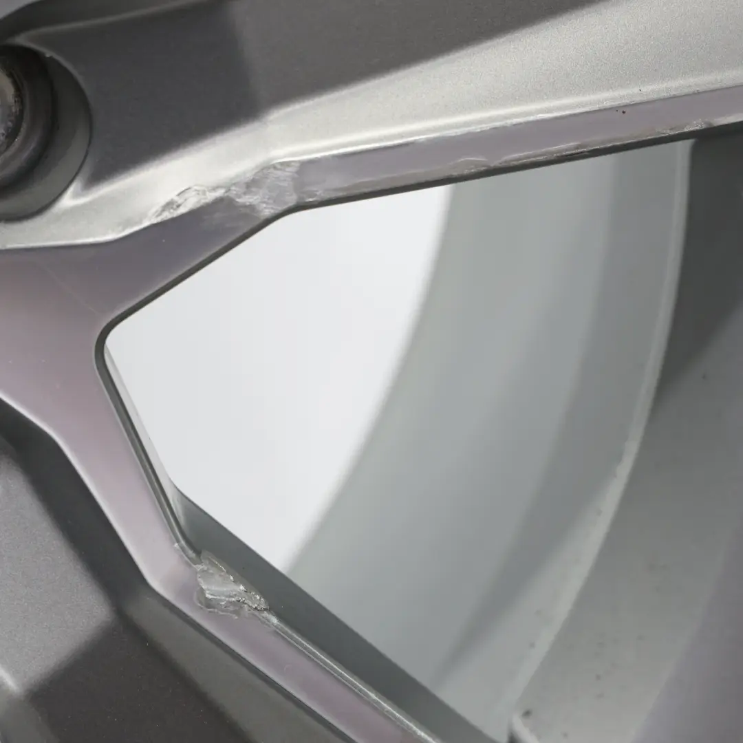 Cerchio In Lega 18" ET:40 7J Argento Audi Q2 GA - SKU 81A601025J-2 - Numero di parte 81A601025J