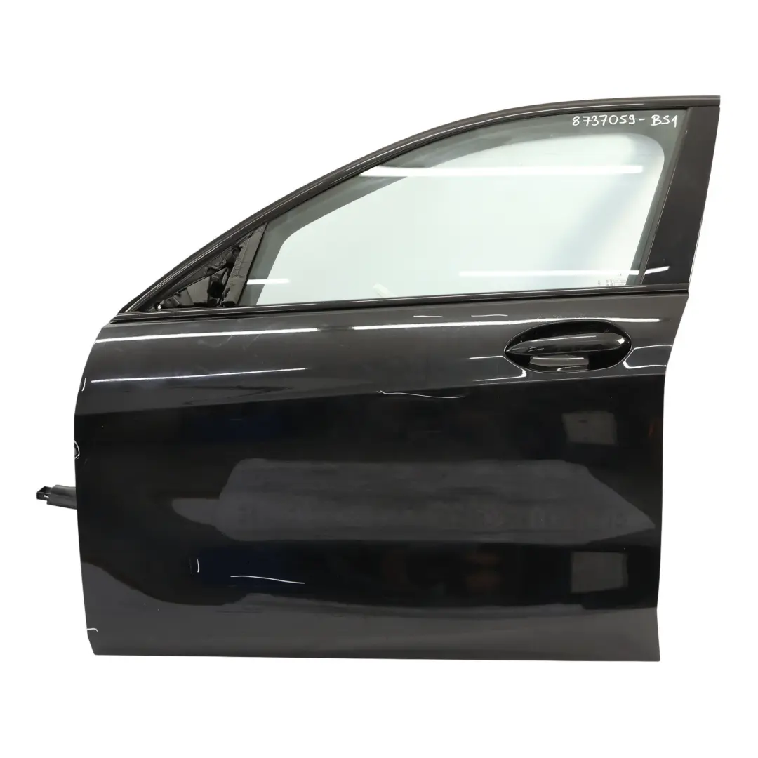 Gauche Black Sapphire Noir Saphir Metallic - 475 pour BMW F40 Porte Avant à propos du numéro de pièce 8737059 BMW F40 Porte Avant Gauche Black Sapphire Noir Saphir Metallic - 475 - SKU 8737059-BS1 - Numéro de pièce 8737059