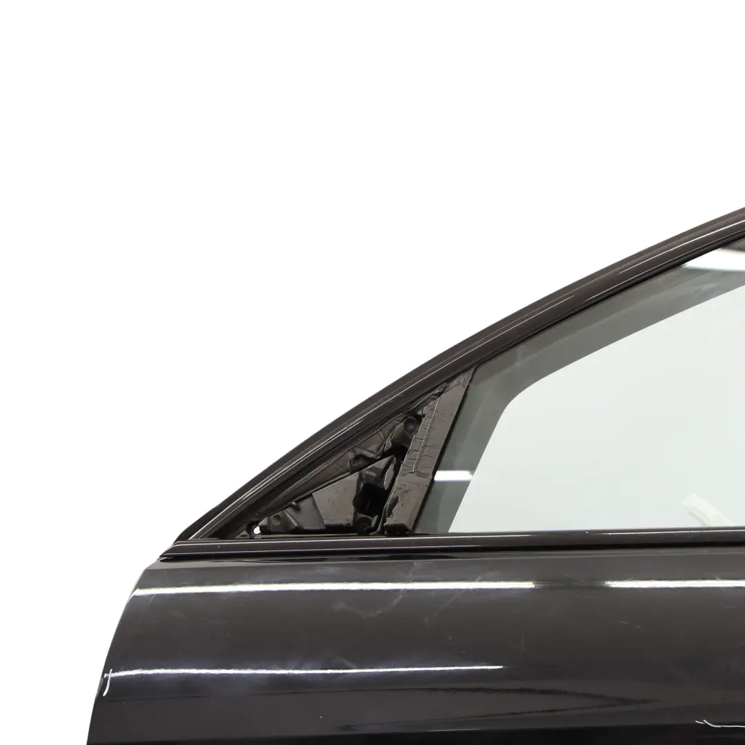 Porta Anteriore Sinistra Black Sapphire Metallic Nero - 475 per BMW F40 con numero di parte 8737059 BMW F40 Porta Anteriore Sinistra Black Sapphire Metallic Nero - 475 - SKU 8737059-BS1 - Numero di parte 8737059