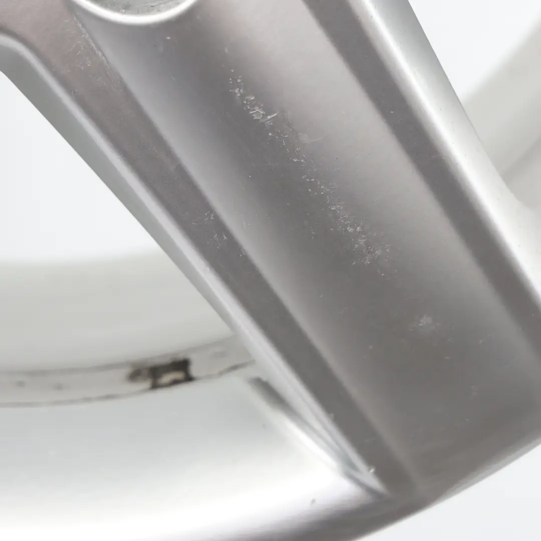 Jante Alliage Argent 17" 6,5J ET:45 pour Audi A4 B6 B7 à propos du numéro de pièce 8E0601025E Audi A4 B6 B7 Jante Alliage Argent 17" 6,5J ET:45 - SKU 8E0601025E-1 - Numéro de pièce 8E0601025E