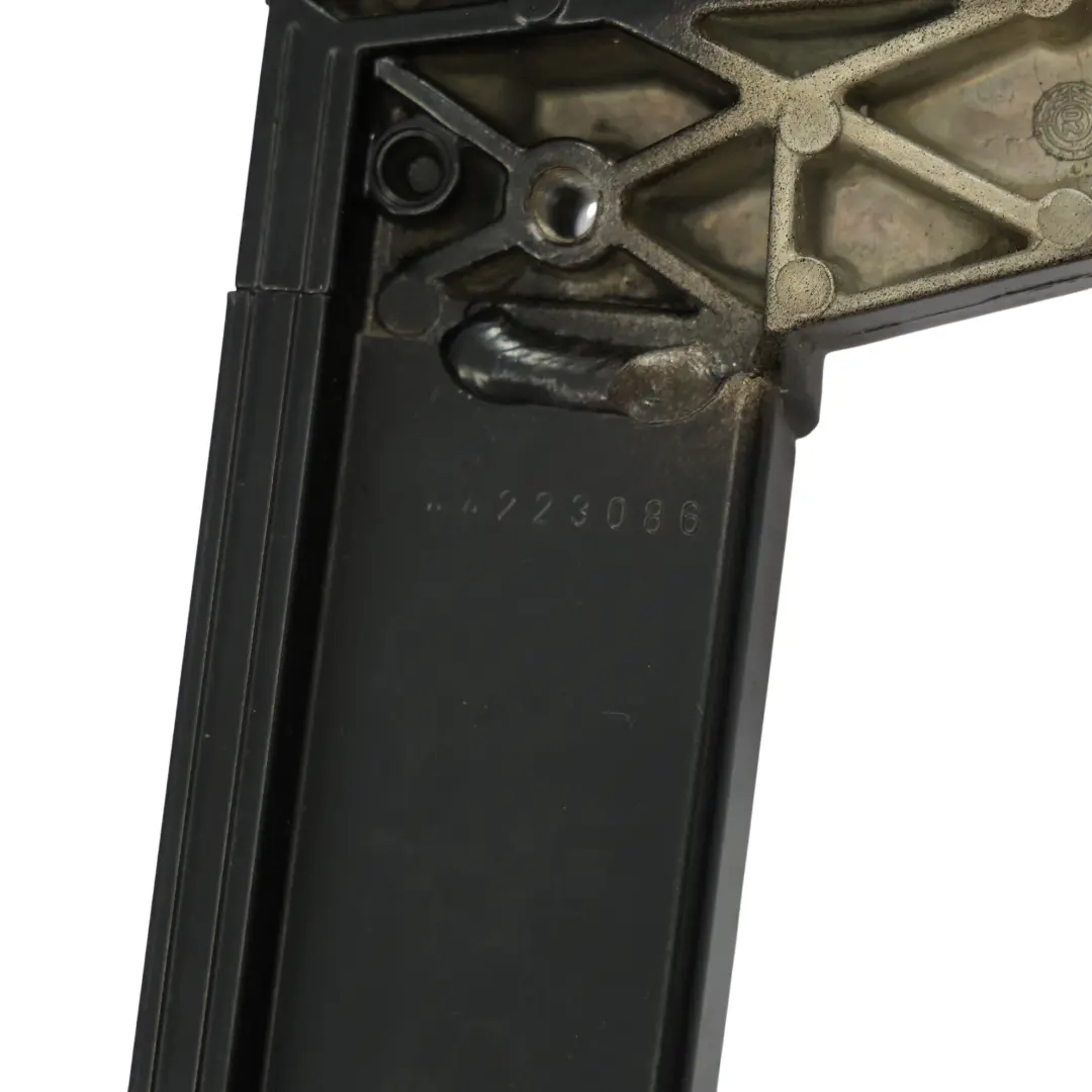 Regolatore Lunotto Superiore Porta Destra per Audi A4 B7 con numero di parte 8E5839630C Audi A4 B7 Regolatore Lunotto Superiore Porta Destra - SKU 8E5839630C - Numero di parte 8E5839630C