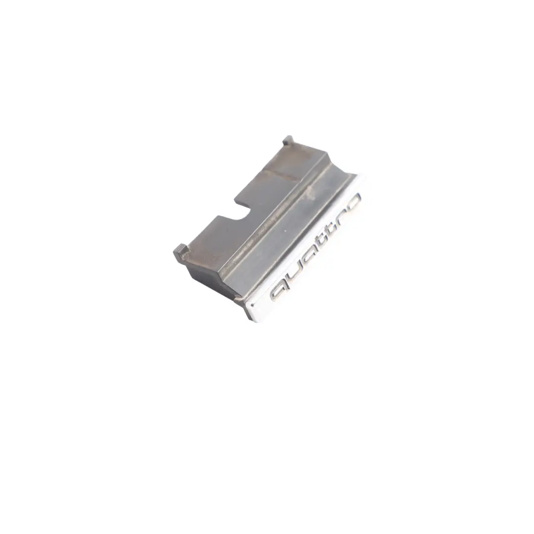 Audi TT 8J Emblemat Logo Quattro Przedni Zderzak Kratka 8Z0853605 - SKU 8J0853736A - Numer Części 8J0853736A