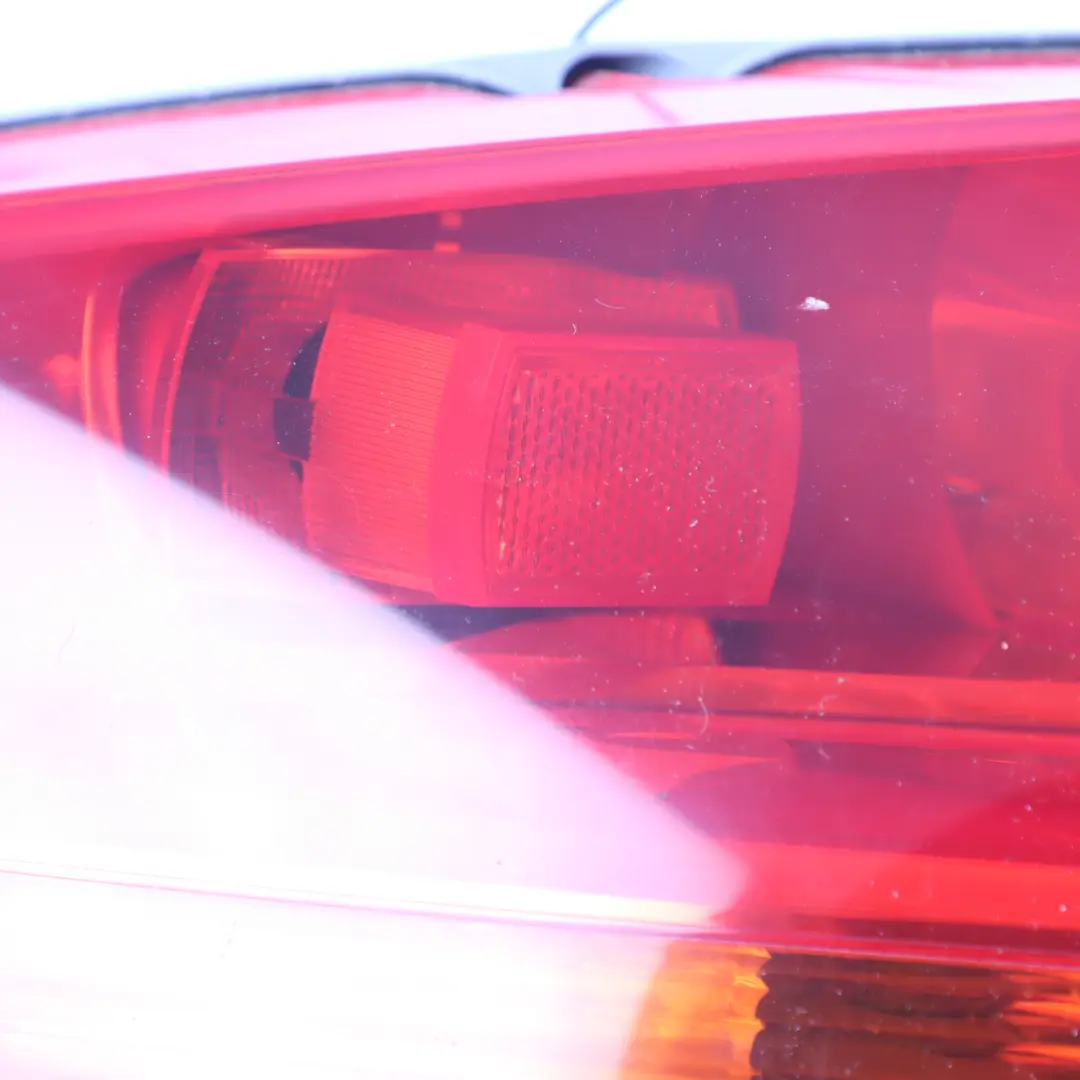 Rückleuchte Links Licht Kofferraum Klappe Heckklappe für Audi TT 8J mit Teilenummer 8J0945095B Audi TT 8J Rückleuchte Links Licht Kofferraum Klappe Heckklappe - SKU 8J0945095B - Teilenummer 8J0945095B
