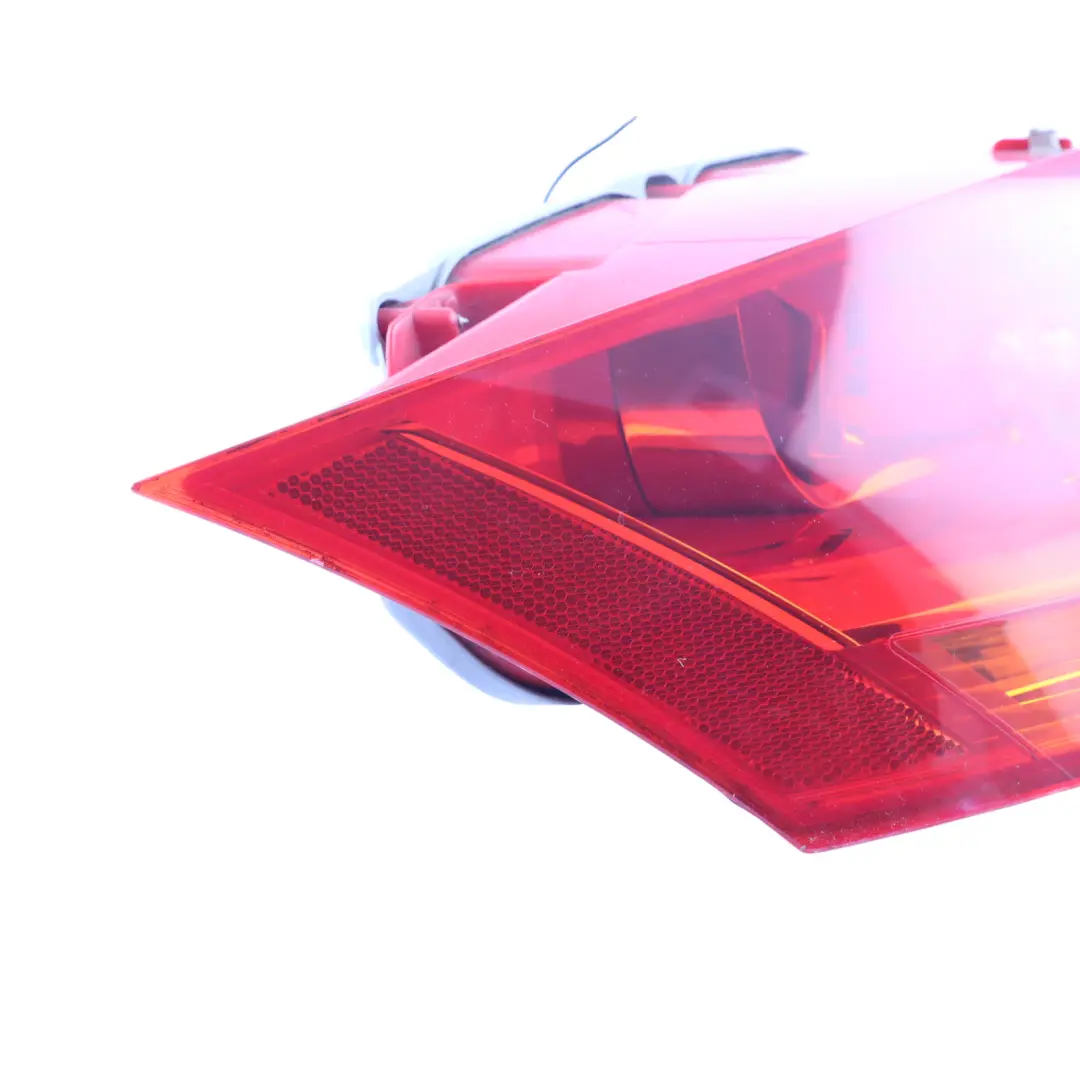 Audi TT 8J Lampa Klapy Bagażnika Lewy Tył Tylna - SKU 8J0945095B - Numer Części 8J0945095B