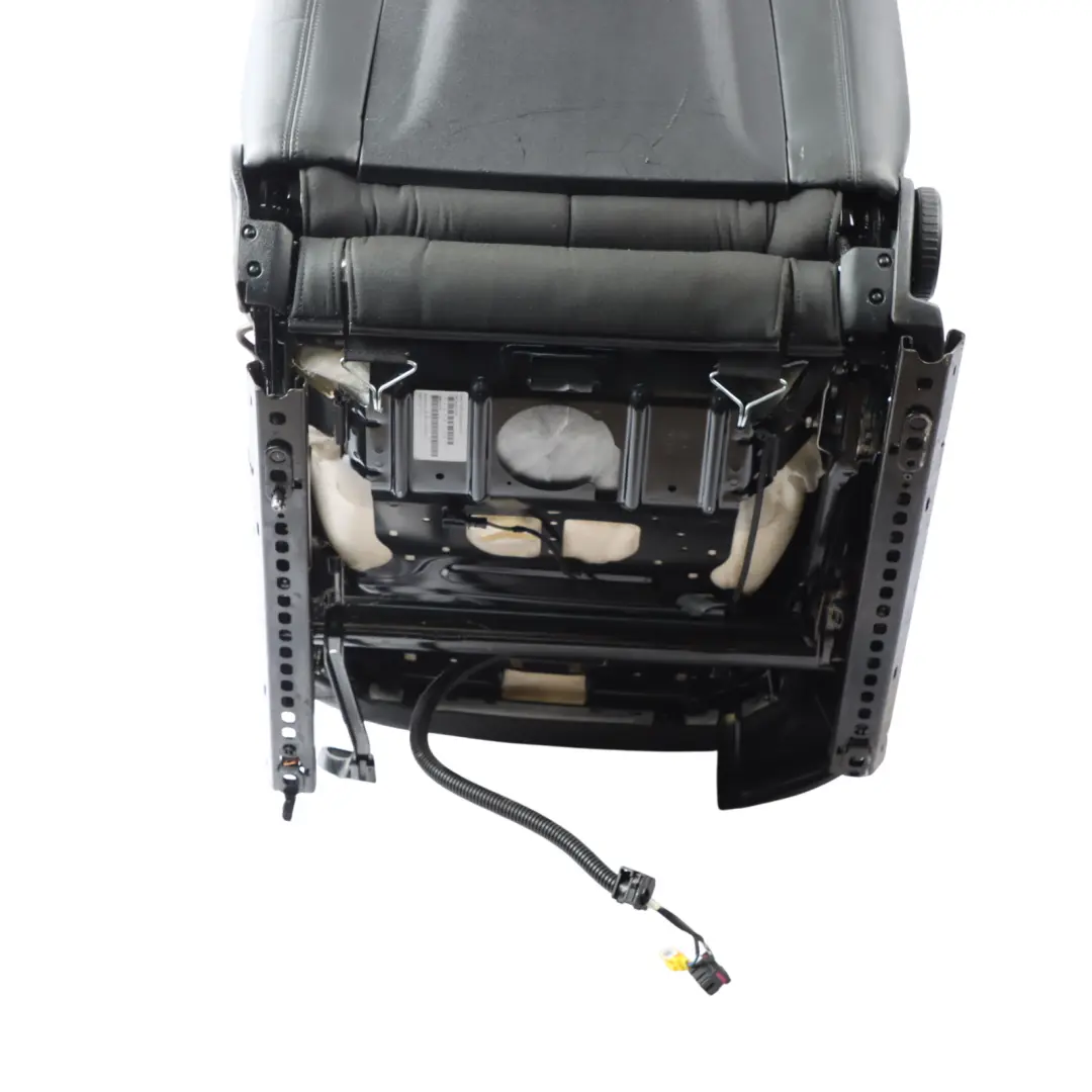 Fotel Sport Przedni Prawy Przód Półskóra Czarny do Audi TT 8J Coupe o numerze 8J8881806AF Audi TT 8J Coupe Fotel Sport Przedni Prawy Przód Półskóra Czarny - SKU 8J8881806AF-1 - Numer Części 8J8881806AF