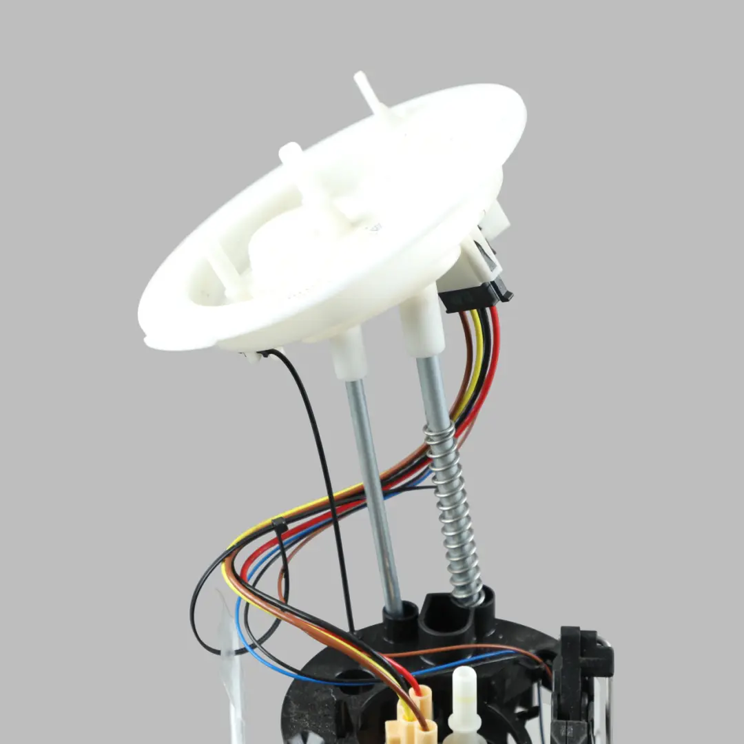 CDNC Motor Gasolina Unidad De Bomba Combustible para Audi A4 B8 2.0 TFSI con número de pieza 8K0919051AD Audi A4 B8 2.0 TFSI CDNC Motor Gasolina Unidad De Bomba Combustible - SKU 8K0919051AD - Número de pieza 8K0919051AD