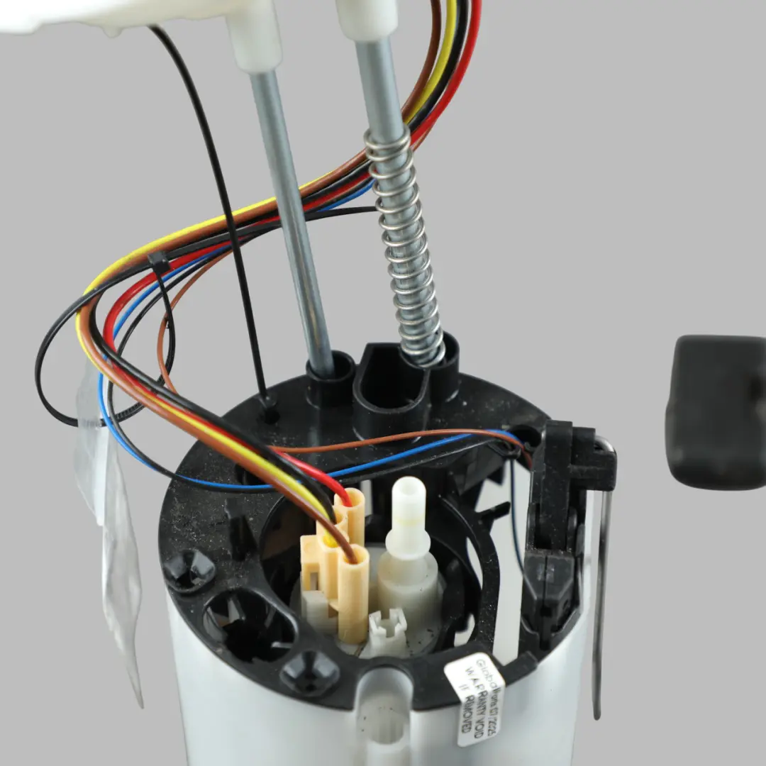 CDNC Motore A Benzina Sender Pompa Carburante per Audi A4 B8 2.0 TFSI con numero di parte 8K0919051AD Audi A4 B8 2.0 TFSI CDNC Motore A Benzina Sender Pompa Carburante - SKU 8K0919051AD - Numero di parte 8K0919051AD