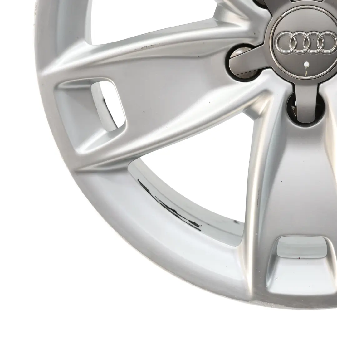 Jante argentée en alliage 17" 7,5J ET:56 Star Spoke pour Audi A3 8P à propos du numéro de pièce 8P0601025BL Audi A3 8P Jante argentée en alliage 17" 7,5J ET:56 Star Spoke - SKU 8P0601025BL-2 - Numéro de pièce 8P0601025BL