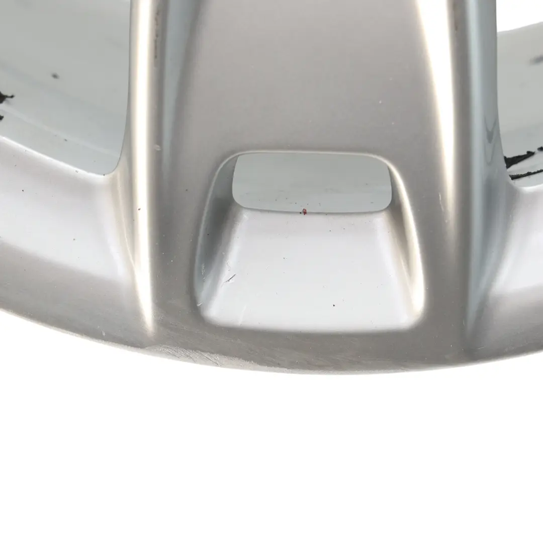 Silberne Leichtmetallfelge 17" 7,5J ET:56 Sternspeiche für Audi A3 8P mit Teilenummer 8P0601025BL Audi A3 8P Silberne Leichtmetallfelge 17" 7,5J ET:56 Sternspeiche - SKU 8P0601025BL-2 - Teilenummer 8P0601025BL