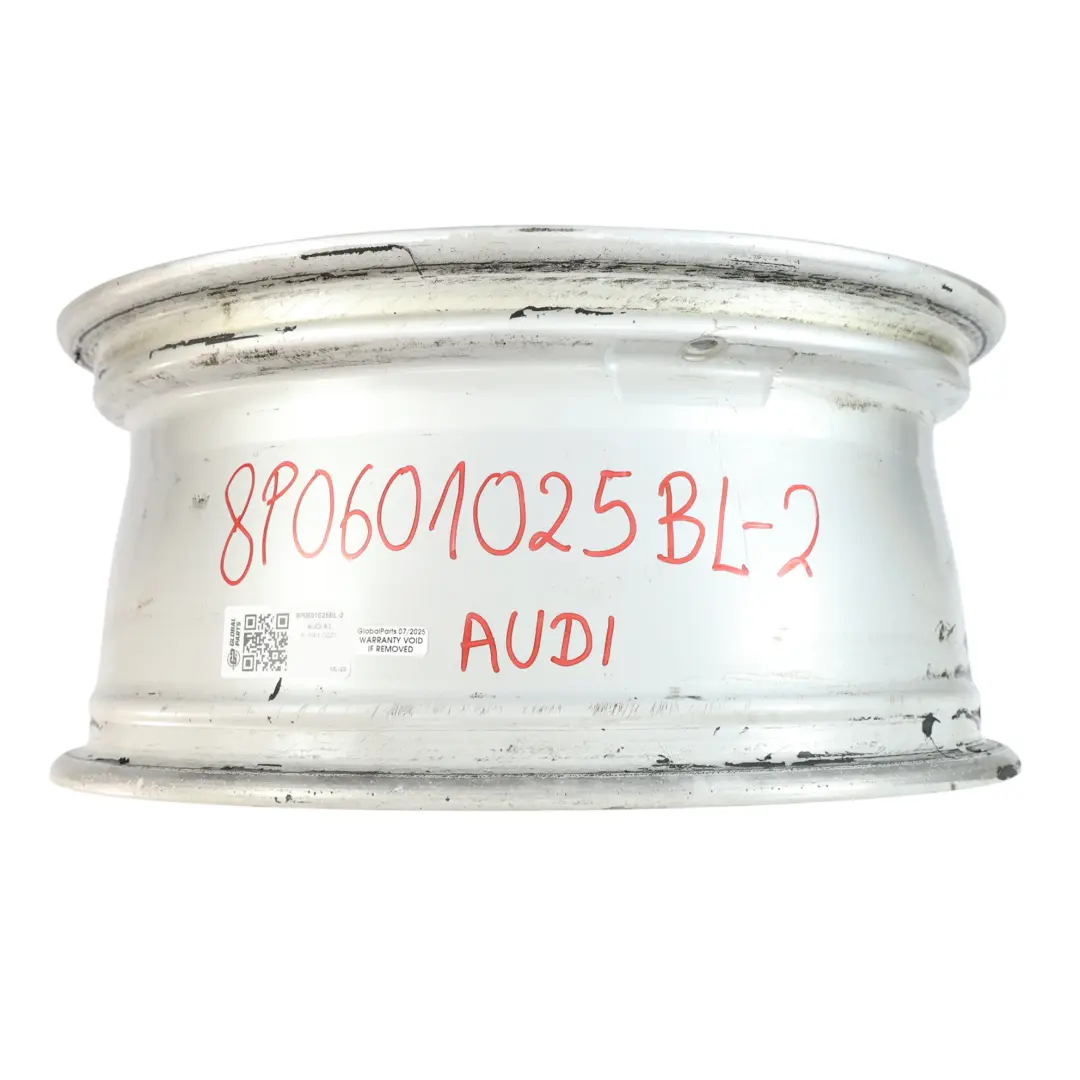 Jante argentée en alliage 17" 7,5J ET:56 Star Spoke pour Audi A3 8P à propos du numéro de pièce 8P0601025BL Audi A3 8P Jante argentée en alliage 17" 7,5J ET:56 Star Spoke - SKU 8P0601025BL-2 - Numéro de pièce 8P0601025BL