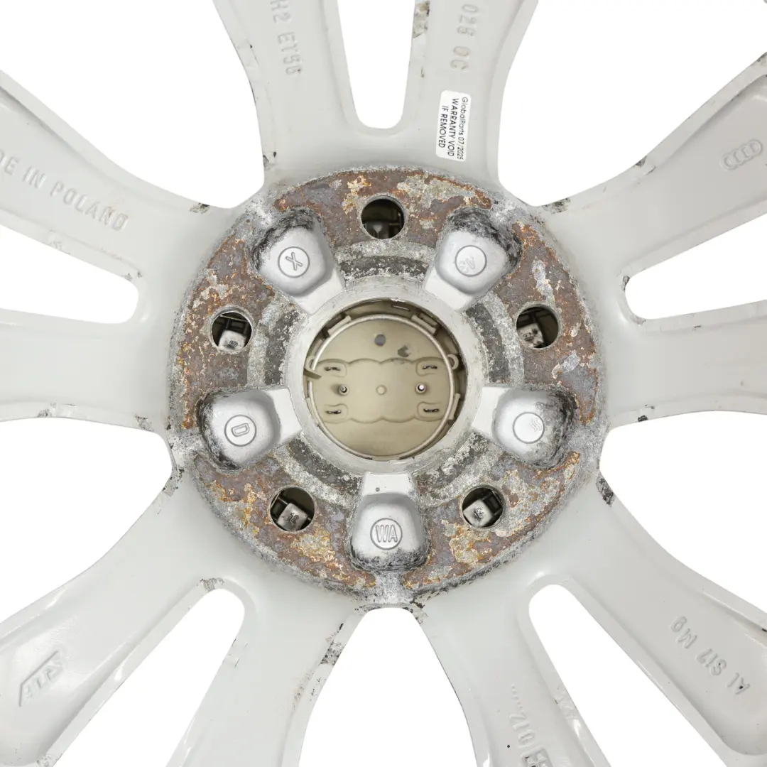 Jante argentée en alliage 17" 7,5J ET:56 pour Audi A3 8P à propos du numéro de pièce 8P0601025CC Audi A3 8P Jante argentée en alliage 17" 7,5J ET:56 - SKU 8P0601025CC-2 - Numéro de pièce 8P0601025CC