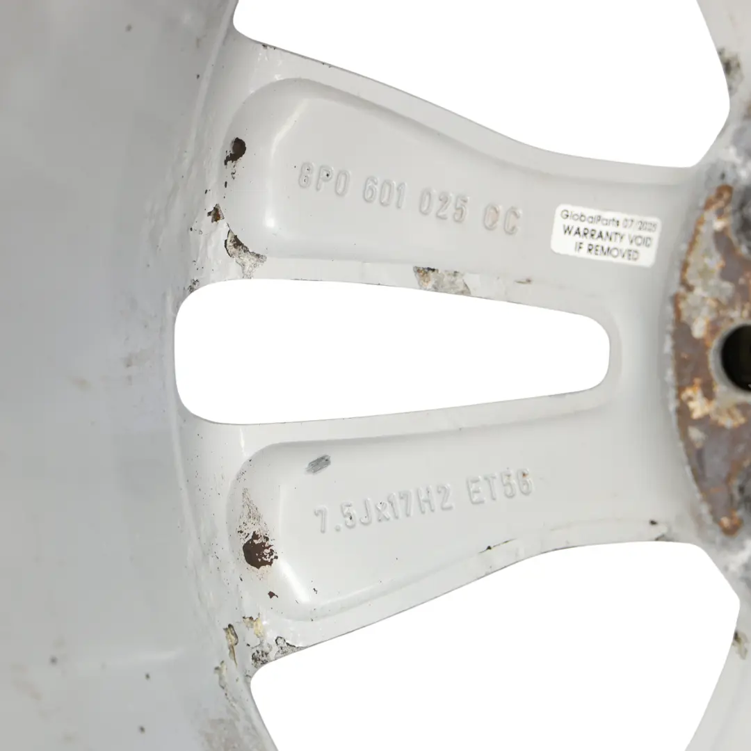 Jante argentée en alliage 17" 7,5J ET:56 pour Audi A3 8P à propos du numéro de pièce 8P0601025CC Audi A3 8P Jante argentée en alliage 17" 7,5J ET:56 - SKU 8P0601025CC-2 - Numéro de pièce 8P0601025CC