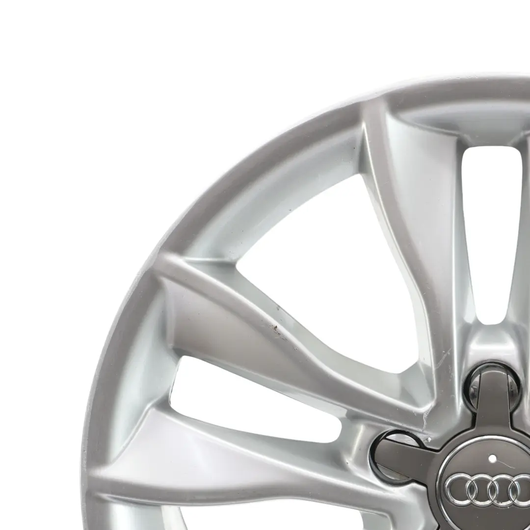 Jante argentée en alliage 17" 7,5J ET:56 pour Audi A3 8P à propos du numéro de pièce 8P0601025CC Audi A3 8P Jante argentée en alliage 17" 7,5J ET:56 - SKU 8P0601025CC-2 - Numéro de pièce 8P0601025CC