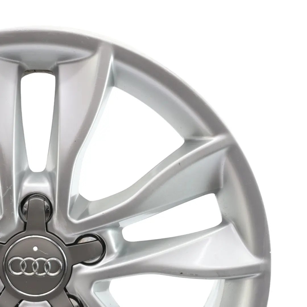 Jante argentée en alliage 17" 7,5J ET:56 pour Audi A3 8P à propos du numéro de pièce 8P0601025CC Audi A3 8P Jante argentée en alliage 17" 7,5J ET:56 - SKU 8P0601025CC-2 - Numéro de pièce 8P0601025CC