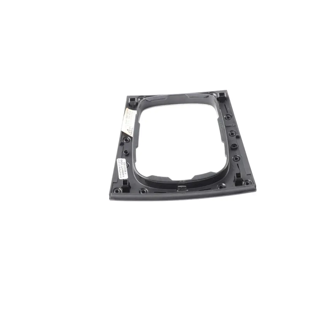 Pomello Leva Cambio Rivestimento Esterno per Audi A3 8P con numero di parte 8P0864261D Audi A3 8P Pomello Leva Cambio Rivestimento Esterno - SKU 8P0864261D - Numero di parte 8P0864261D