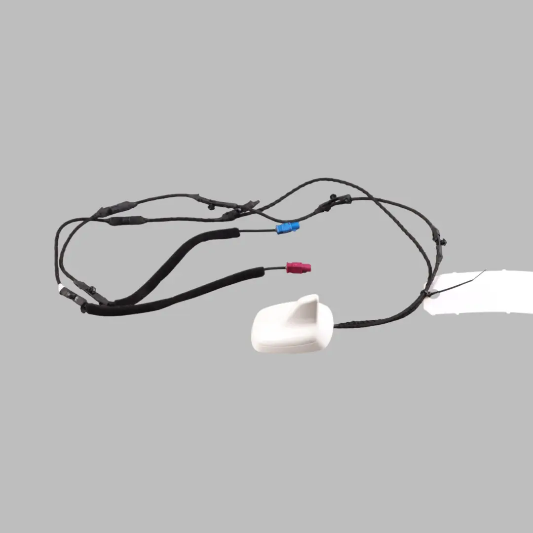 Audi A5 8T Antena Amplificador Aleta Tiburón Aerial Ibis Blanco Y9C - SKU 8T0035503H-IWH - Número de pieza 8T0035503H