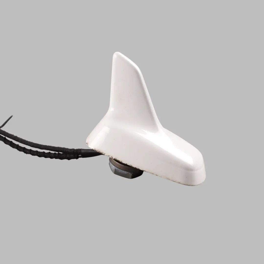 Antenna Amplificatore Pinna Squalo Antenna Ibis White Y9C per Audi A5 8T con numero di parte 8T0035503H Audi A5 8T Antenna Amplificatore Pinna Squalo Antenna Ibis White Y9C - SKU 8T0035503H-IWH - Numero di parte 8T0035503H