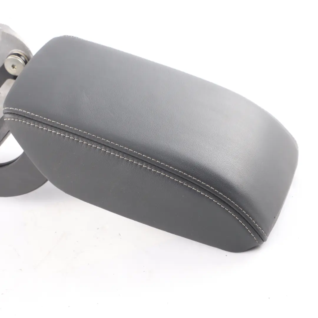 Apoyabrazos Delantero Consola Central Funda Cuero Negro para Audi Q3 8U con número de pieza 8U0864207M Audi Q3 8U Apoyabrazos Delantero Consola Central Funda Cuero Negro - SKU 8U0864207M-1 - Número de pieza 8U0864207M