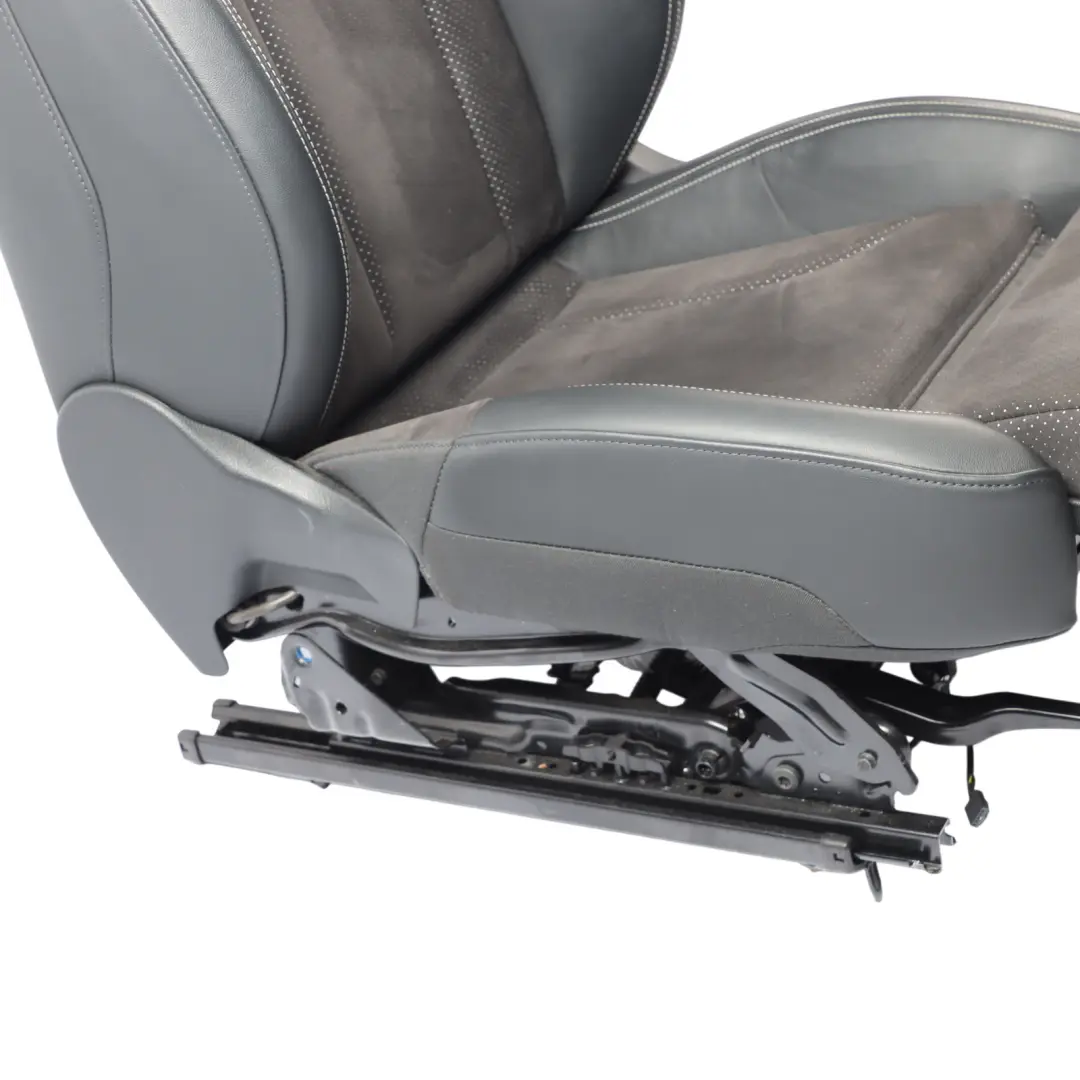 Delantero Izquierdo S-Line Interior Cuero Negro Plata para Audi Q3 8U Sport Seat con número de pieza 8U0881805AL Audi Q3 8U Sport Seat Delantero Izquierdo S-Line Interior Cuero Negro Plata - SKU 8U0881805AL-1 - Número de pieza 8U0881805AL