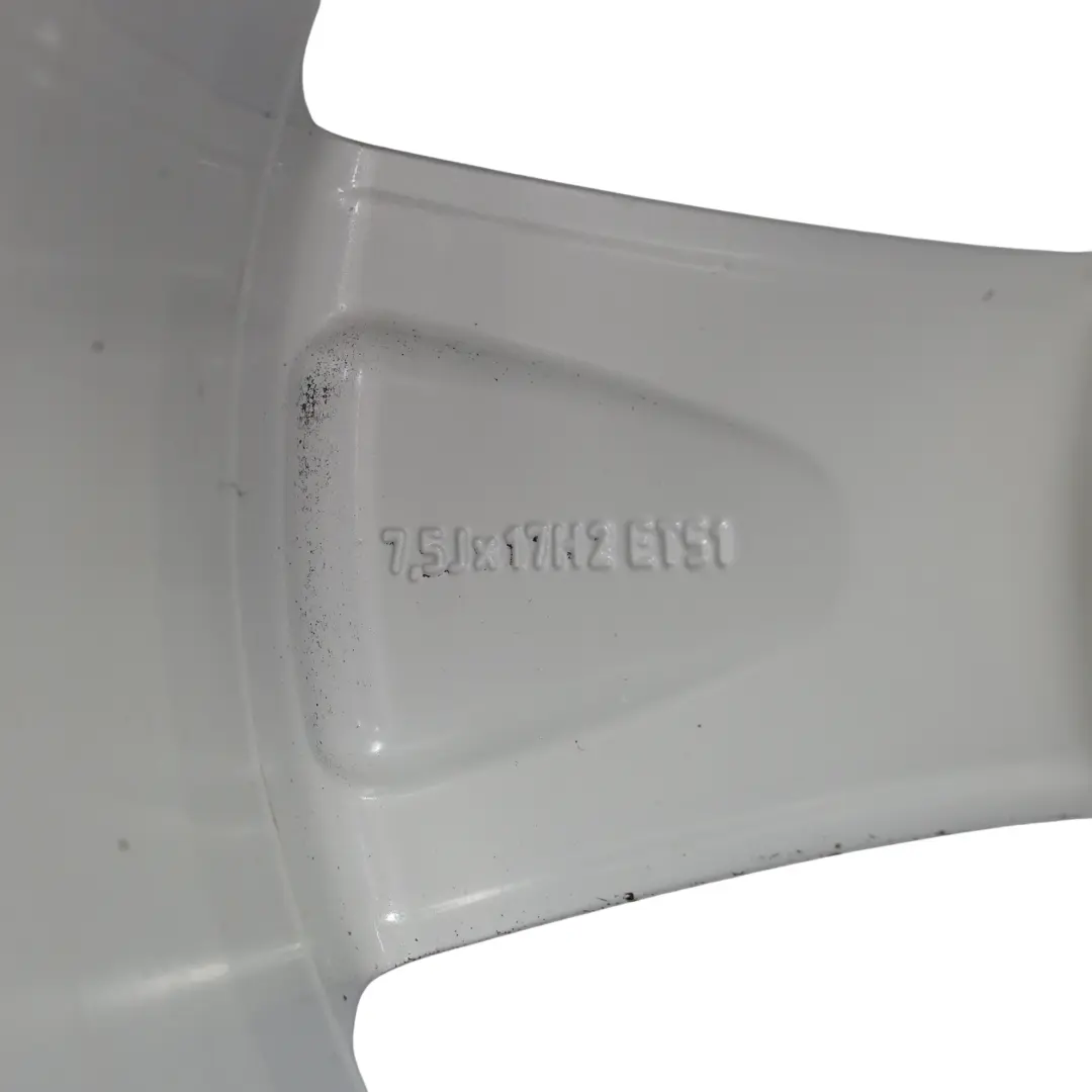Felga Aluminiowa Srebrna 17" ET:51 7,5J do Audi A3 8V o numerze 8V0601025 Audi A3 8V Felga Aluminiowa Srebrna 17" ET:51 7,5J - SKU 8V0601025-5 - Numer Części 8V0601025