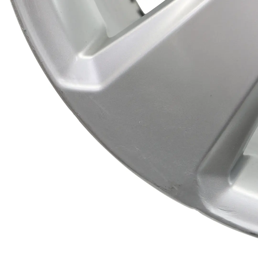 Felga Aluminiowa Srebrna 17" ET:51 7,5J do Audi A3 8V o numerze 8V0601025 Audi A3 8V Felga Aluminiowa Srebrna 17" ET:51 7,5J - SKU 8V0601025-5 - Numer Części 8V0601025