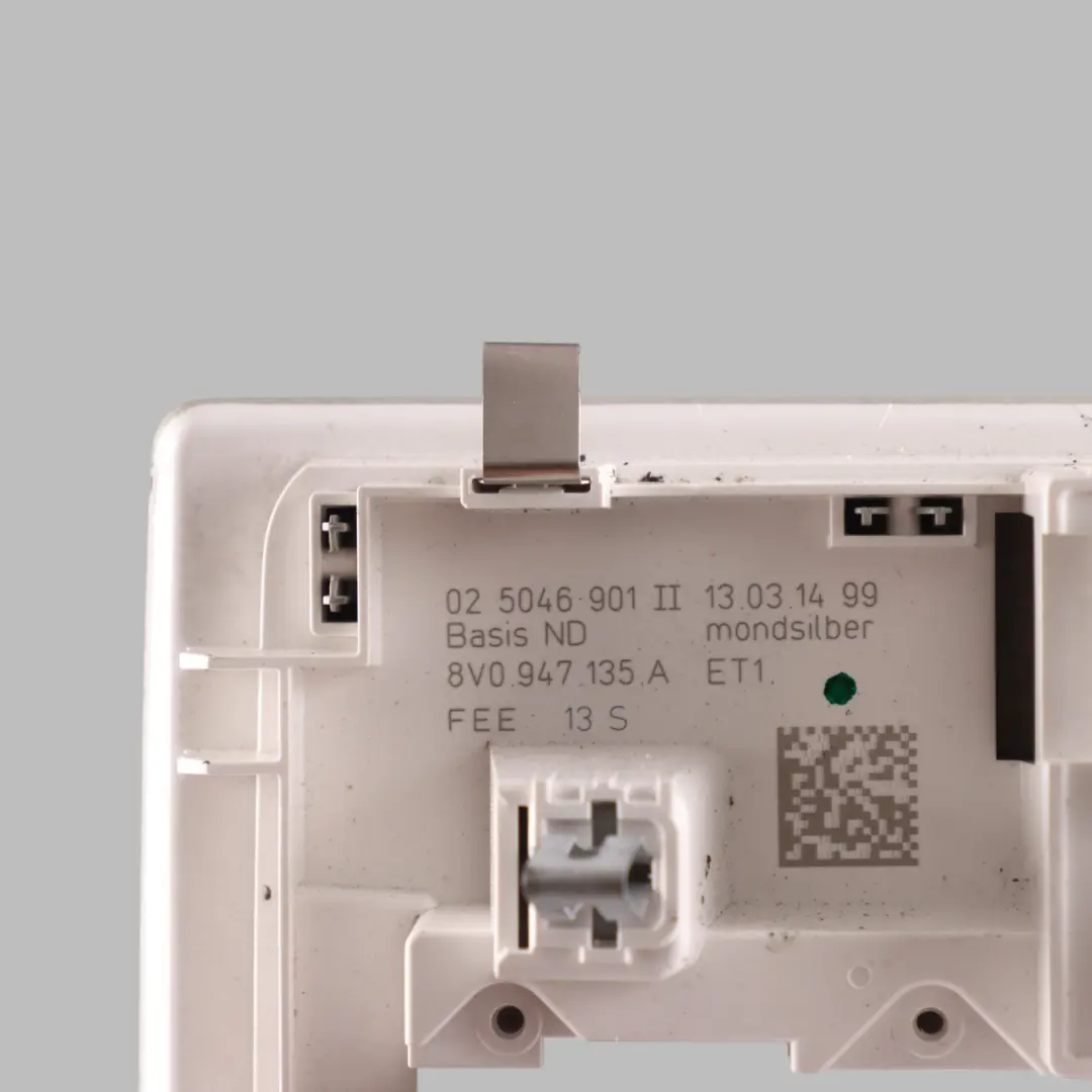 Audi A3 8V Panel Podsufitki Oświetlenie Kabiny Crystal Silver - SKU 8V0951177-1 - Numer Części 8V0951177