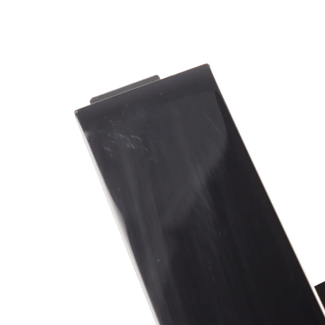 Puerta Cubierta Pilar B Moldura Panel Delantero Derecho para Audi A3 8V 3D con número de pieza 8V3837902B Audi A3 8V 3D Puerta Cubierta Pilar B Moldura Panel Delantero Derecho - SKU 8V3837902B - Número de pieza 8V3837902B