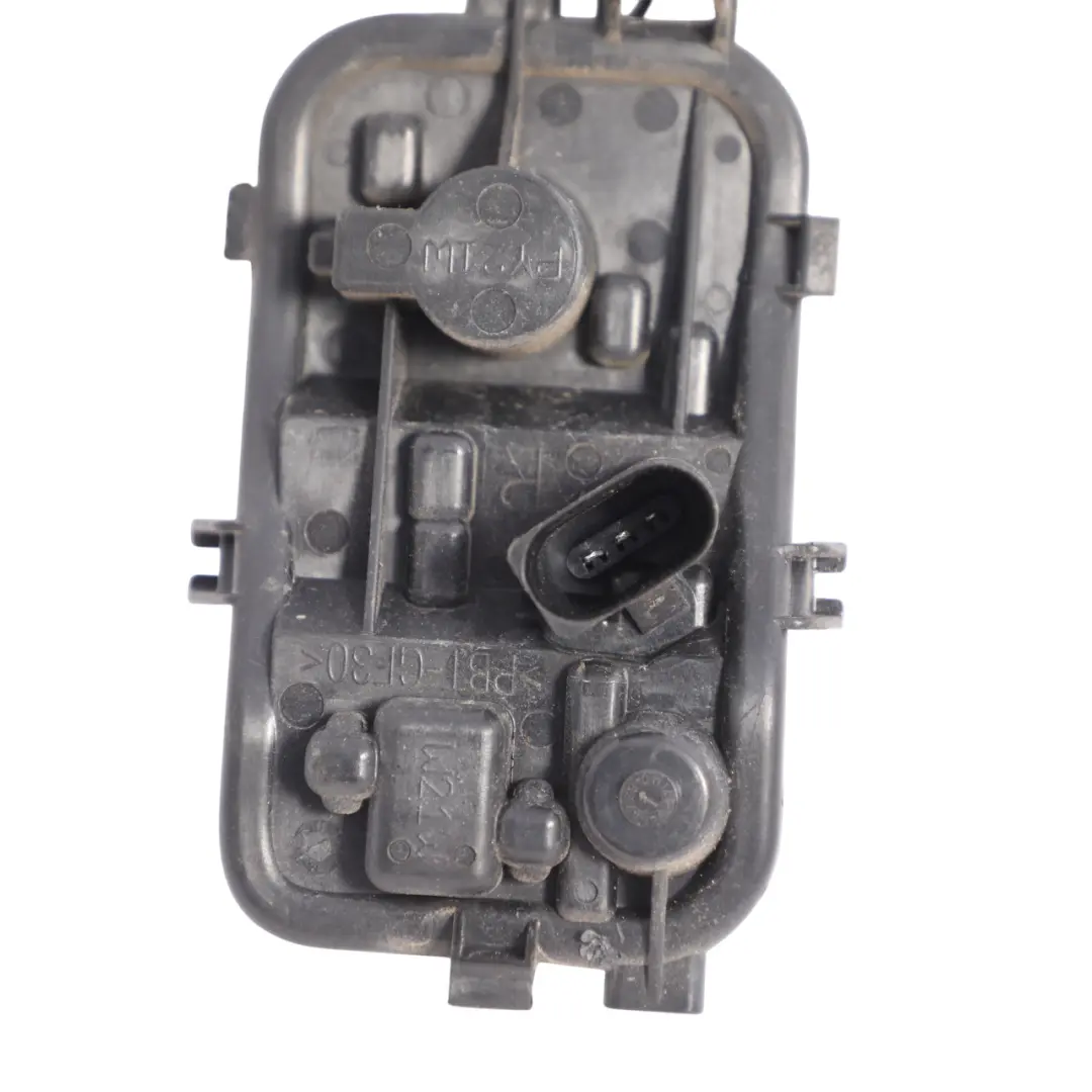 Audi A3 8V Rear Tail Light Outer Lamp Bulb Holder Bracket Right O/S - SKU 8V3945258 - Part number 8V3945258