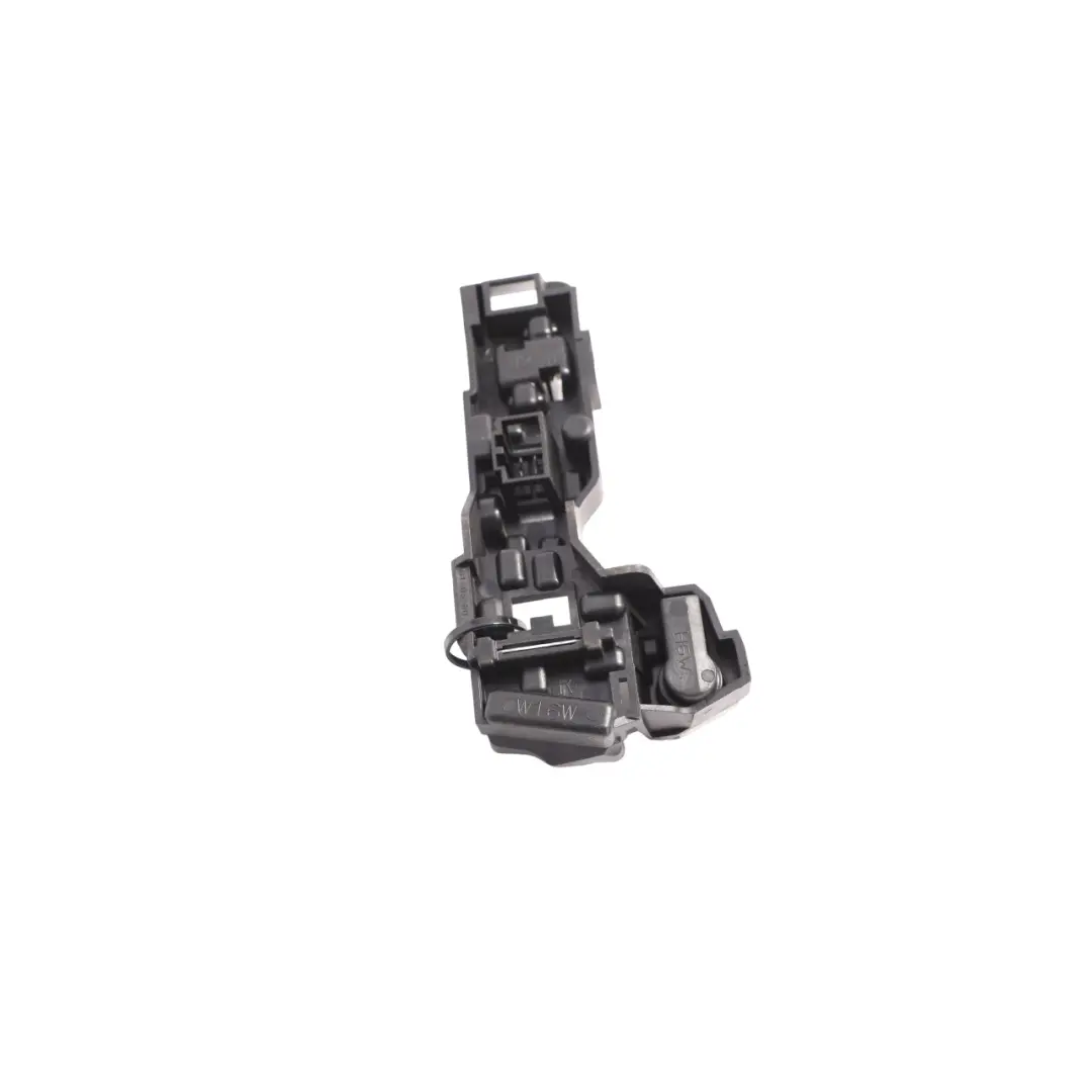 Trasera Trasera Interior Lámpara Soporte Bombilla Derecho para Audi A3 8V con número de pieza 8V3945258A Audi A3 8V Trasera Trasera Interior Lámpara Soporte Bombilla Derecho - SKU 8V3945258A - Número de pieza 8V3945258A