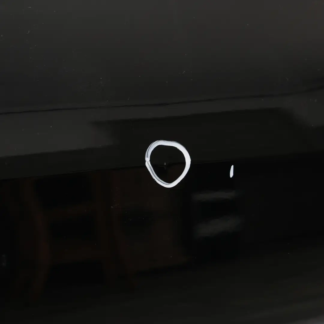 Puerta Delantera Derecha Panel Mythical Black Metallic - Y9T para Audi A4 B9 con número de pieza 8W0831052B Audi A4 B9 Puerta Delantera Derecha Panel Mythical Black Metallic - Y9T - SKU 8W0831052B-MYB - Número de pieza 8W0831052B