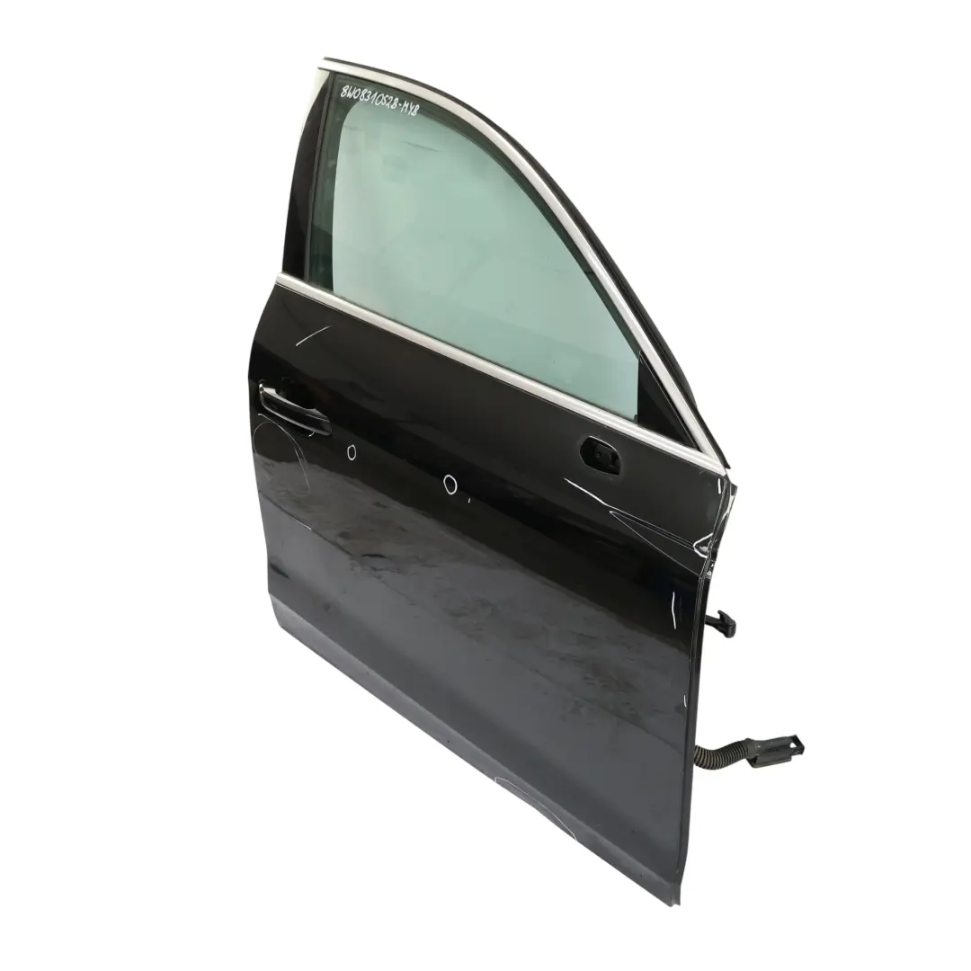 Puerta Delantera Derecha Panel Mythical Black Metallic - Y9T para Audi A4 B9 con número de pieza 8W0831052B Audi A4 B9 Puerta Delantera Derecha Panel Mythical Black Metallic - Y9T - SKU 8W0831052B-MYB - Número de pieza 8W0831052B