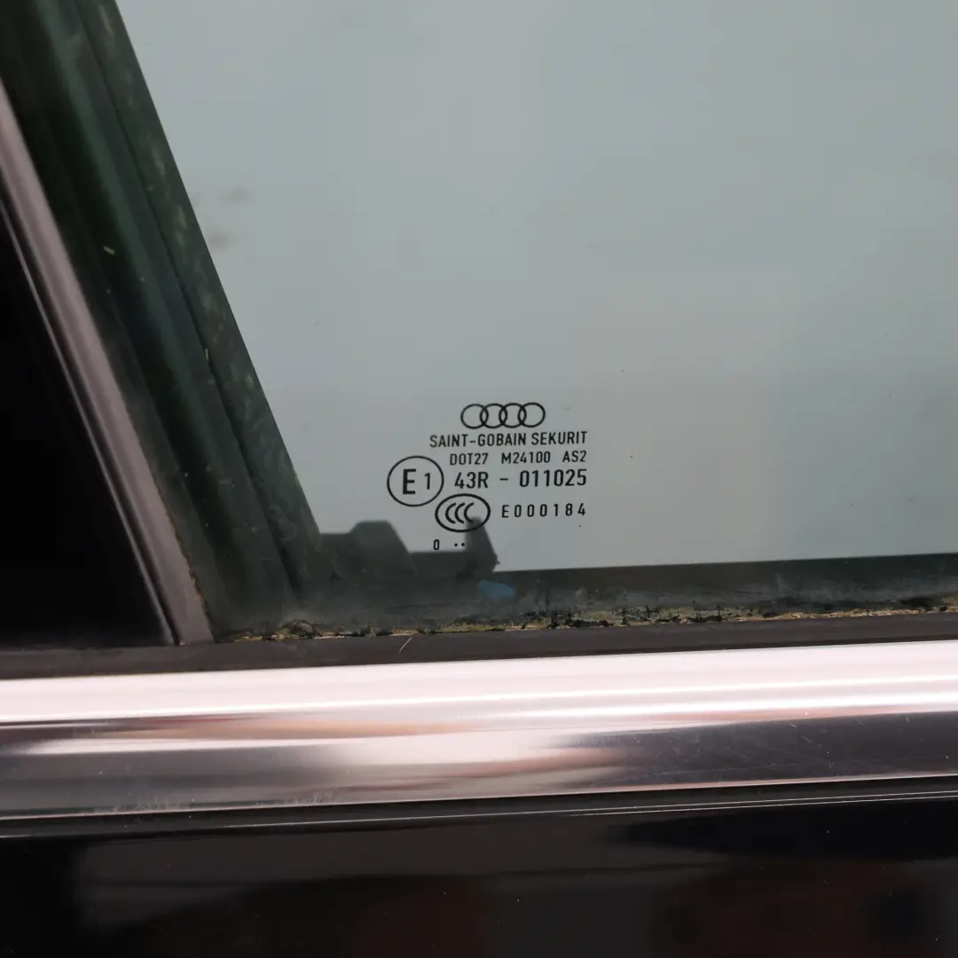 Audi A4 B9 Tür Vorne Rechts Verkleidungsplatte Mythical Black Schwarz - Y9T - SKU 8W0831052B-MYB - Teilenummer 8W0831052B