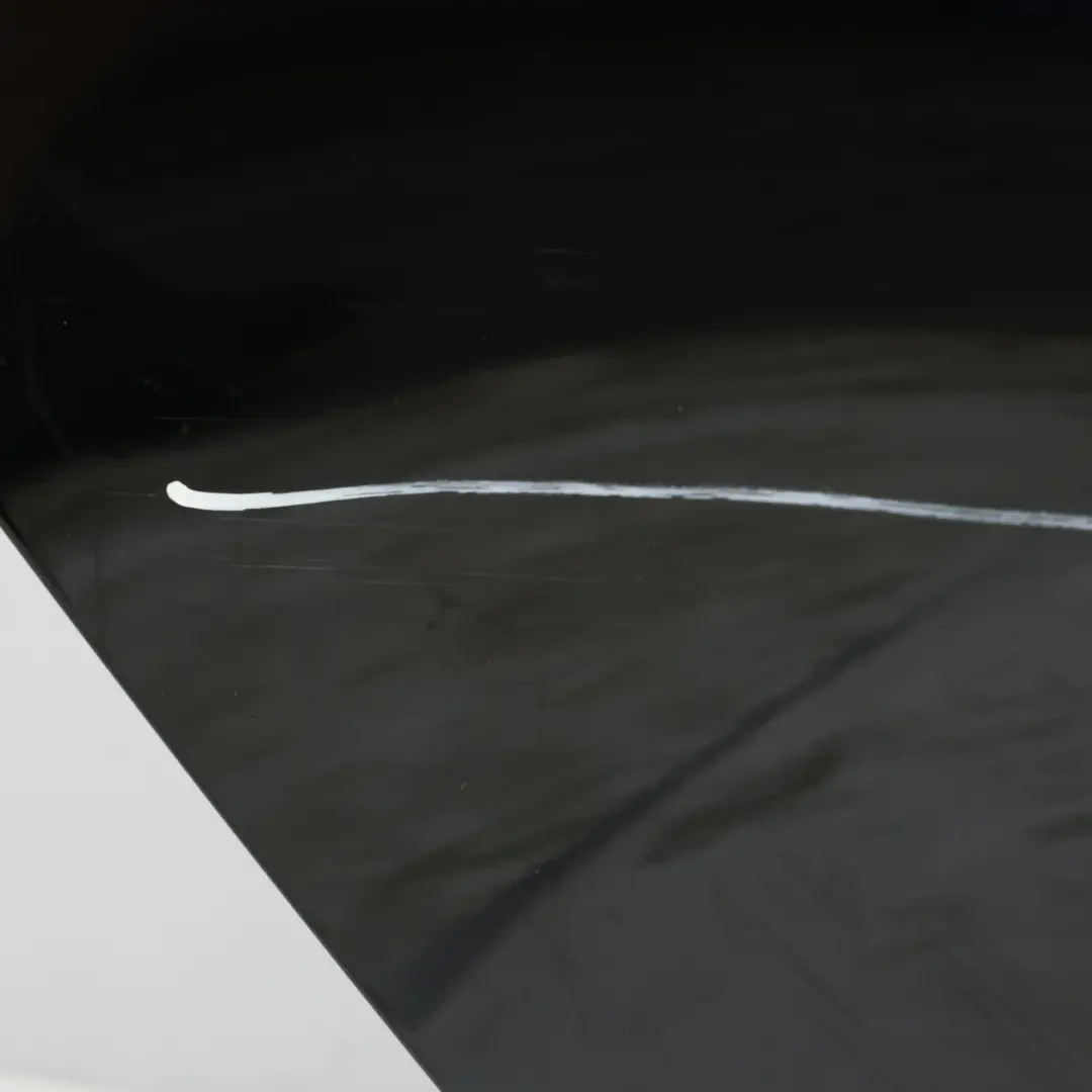 Hintertür Rechts Mythical Black Schwarz Metallic - Y9T für Audi A4 B9 Avant mit Teilenummer 8W5833052D Audi A4 B9 Avant Hintertür Rechts Mythical Black Schwarz Metallic - Y9T - SKU 8W5833052D-MYB - Teilenummer 8W5833052D