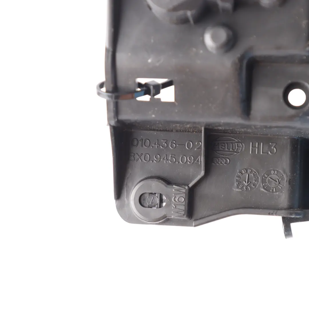 Bulb Socket Holder Bracket Right O/S to Audi A1 8X Rear Tailgate Hatch with Part number 8X0945258 Audi A1 8X Rear Tailgate Hatch Bulb Socket Holder Bracket Right O/S - SKU 8X0945258 - Part number 8X0945258