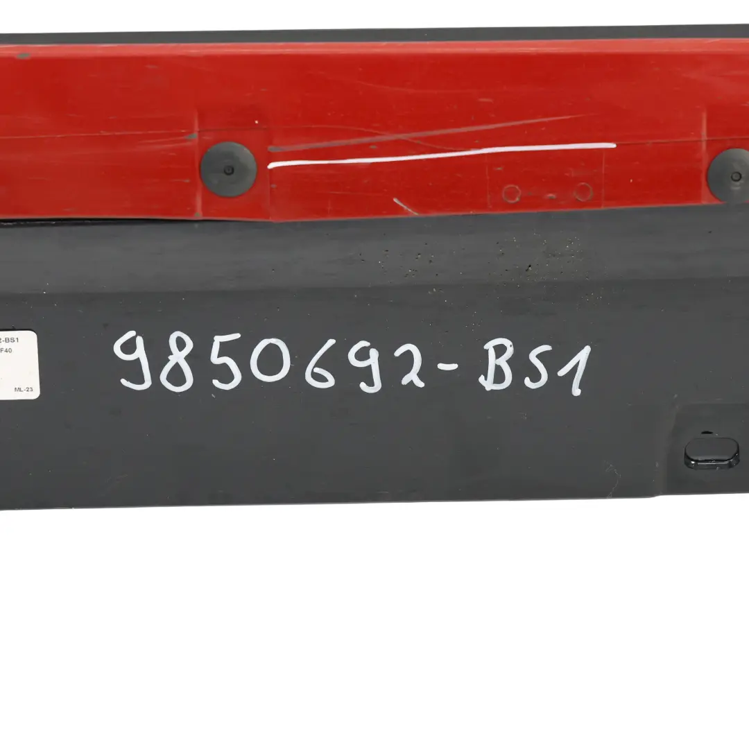 Minigonna Laterale M Sport Sill Strip Destra Black Sapphire - 475 per BMW F40 con numero di parte 9850692 BMW F40 Minigonna Laterale M Sport Sill Strip Destra Black Sapphire - 475 - SKU 9850692-BS1 - Numero di parte 9850692