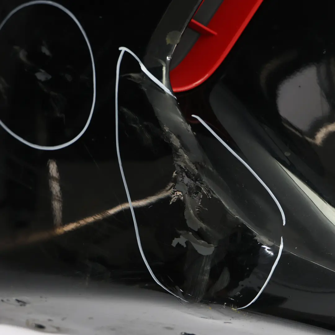 Tylny Zderzak M-Pakiet PDC Black Sapphire Czarny Metalik - 475 do BMW F40 o numerze 9881580 BMW F40 Tylny Zderzak M-Pakiet PDC Black Sapphire Czarny Metalik - 475 - SKU 9881580-BS - Numer Części 9881580