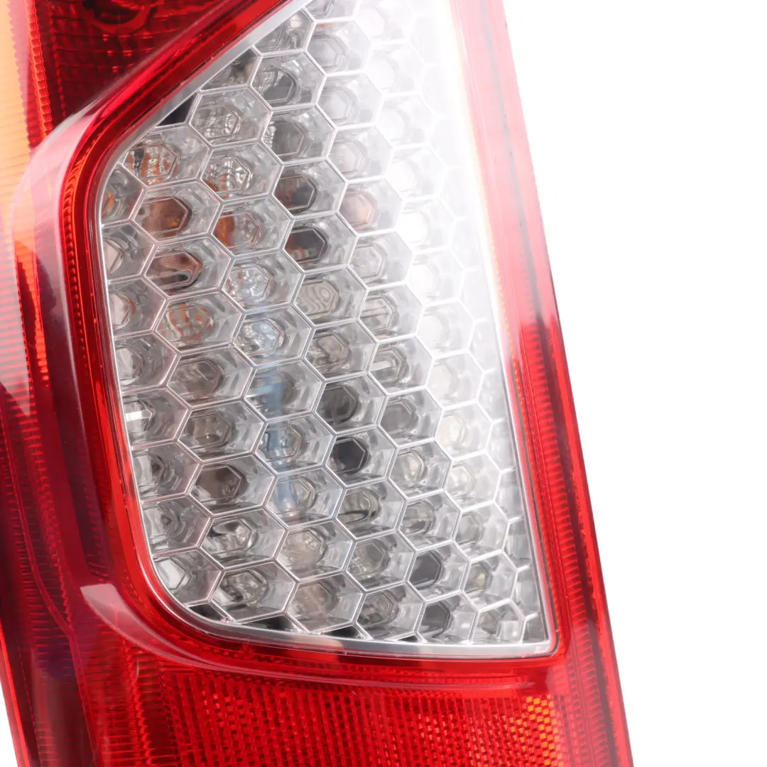 Luz Trasera Freno Trasero Izquierdo 9T16-13405-AC para Ford Transit Connect con número de pieza 9T1613405AC Ford Transit Connect Luz Trasera Freno Trasero Izquierdo 9T16-13405-AC - SKU 9T1613405AC - Número de pieza 9T1613405AC