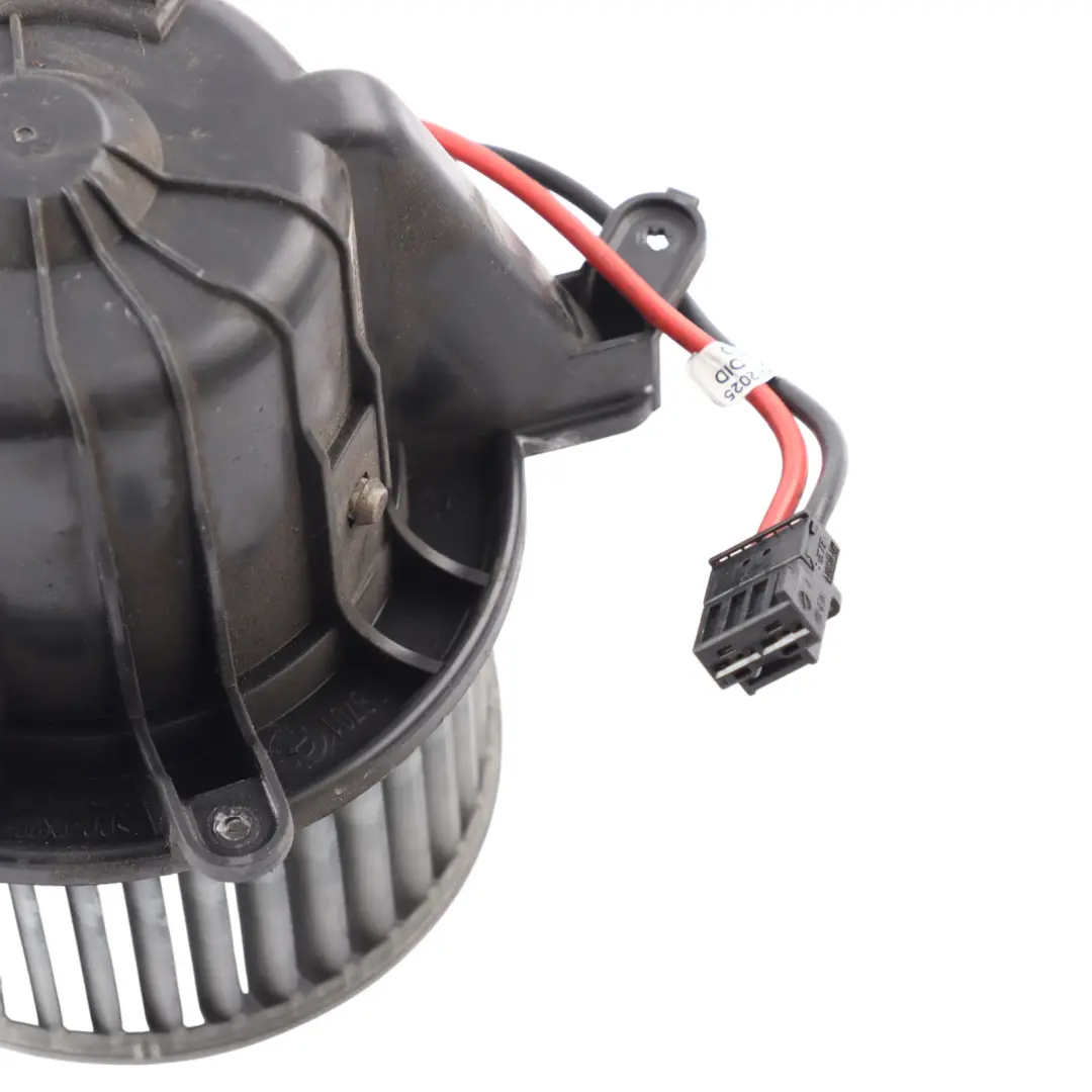 Heater Blower Motor Heating Engine to Mercedes W447 with Part number A0008304901 Mercedes W447 Heater Blower Motor Heating Engine - SKU A0008304901 - Part number A0008304901