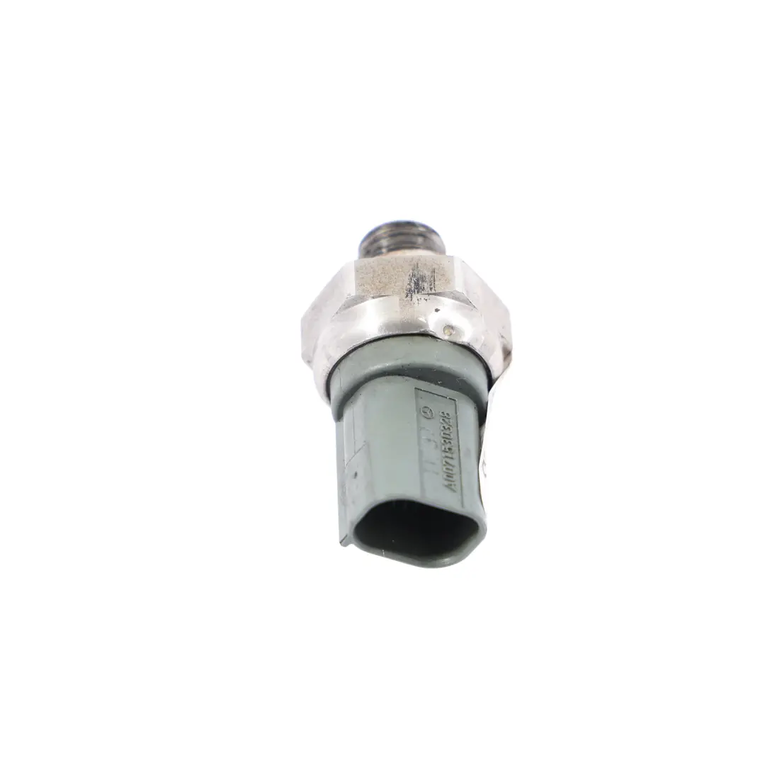 Turbine A/C Drucksensor Schalter für Mercedes C207 mit Teilenummer A0071530328 Mercedes C207 Turbine A/C Drucksensor Schalter - SKU A0071530328 - Teilenummer A0071530328