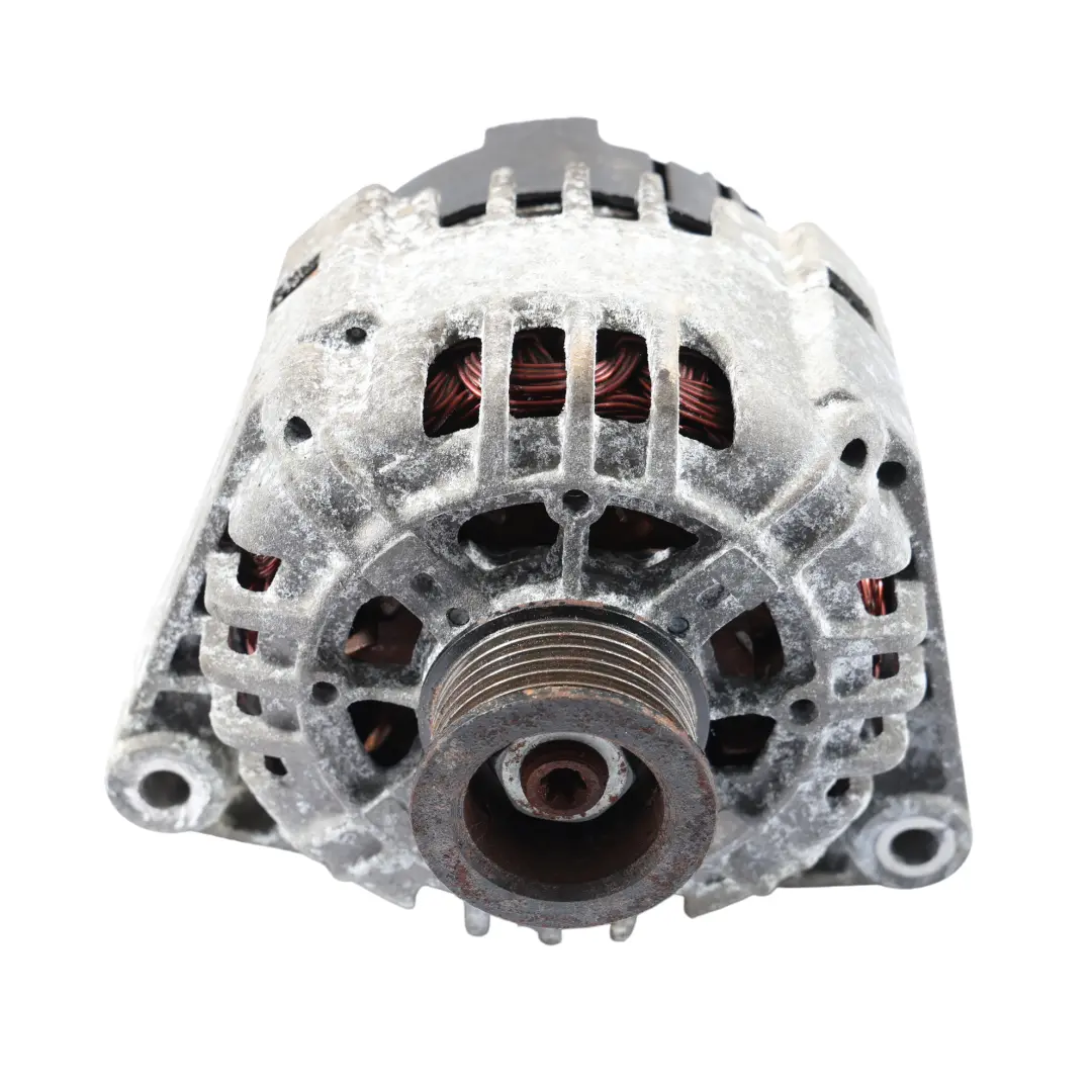 Alternator Valeo 120A do Mercedes W163 CL203 W203 Benzyna o numerze A0111546402 Mercedes W163 CL203 W203 Benzyna Alternator Valeo 120A - SKU A0111546402 - Numer Części A0111546402