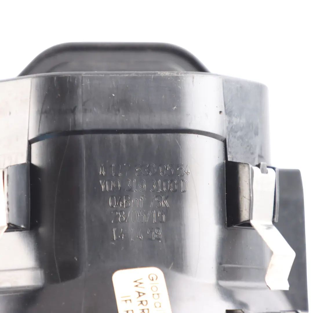 Garniture Buse Ventilation Tableau Bord Gauche pour Mercedes C117 AMG à propos du numéro de pièce A1178300554 Mercedes C117 AMG Garniture Buse Ventilation Tableau Bord Gauche - SKU A1178300554-1 - Numéro de pièce A1178300554