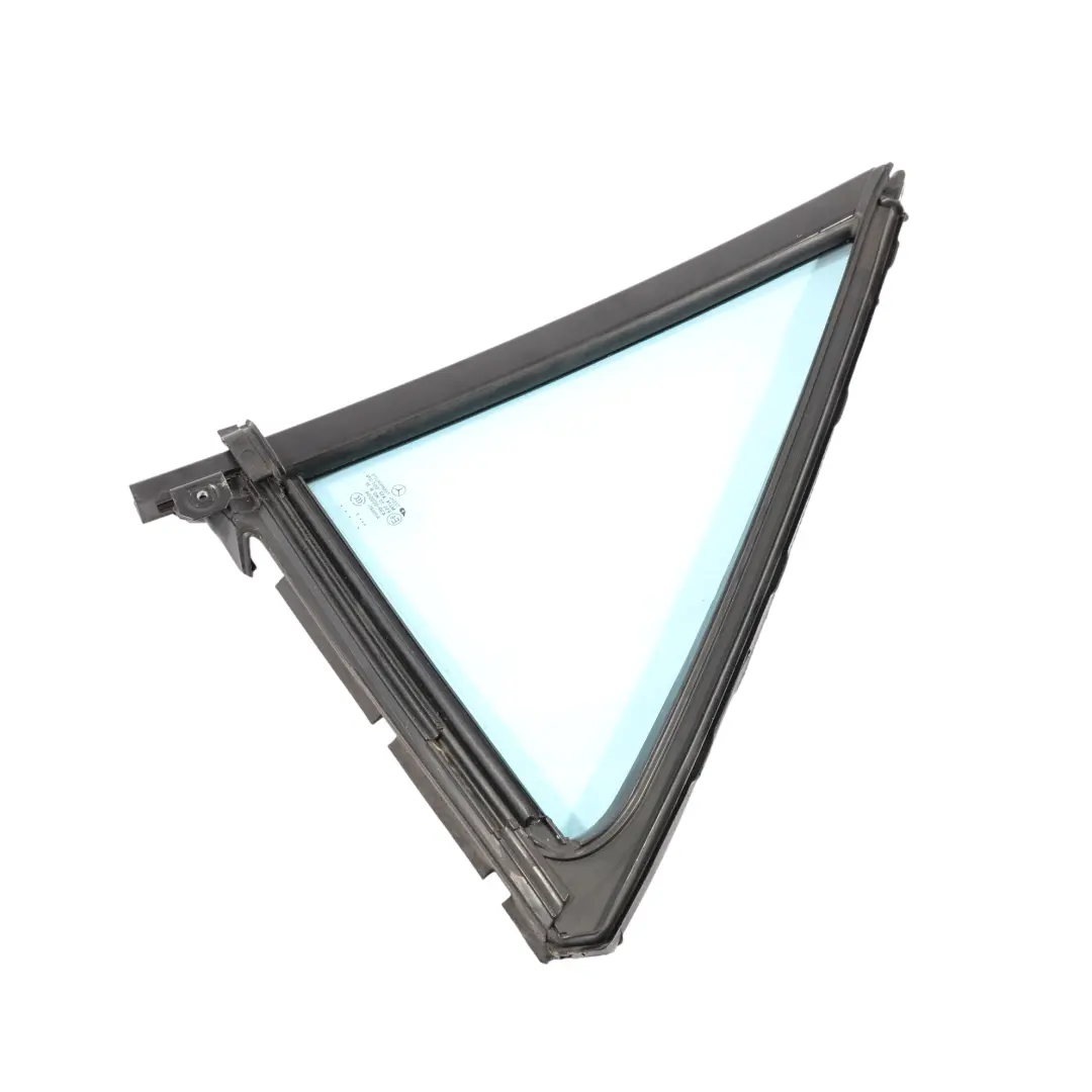 Fensterscheibe Hinten Rechts Türdreieck Blau AS2 für Mercedes W164 mit Teilenummer A1647302455 Mercedes W164 Fensterscheibe Hinten Rechts Türdreieck Blau AS2 - SKU A1647302455 - Teilenummer A1647302455