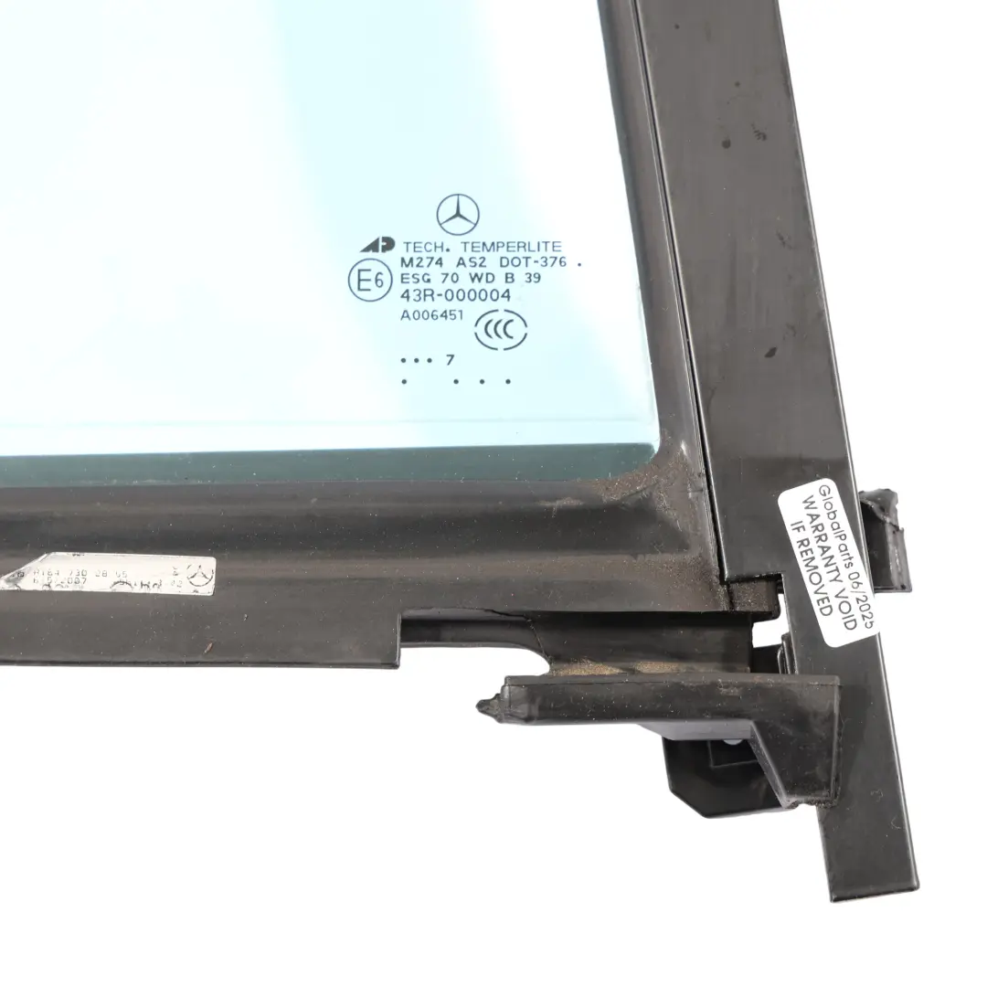 Vetro Finestra Posteriore Destro Triangolo Porta Blu AS2 per Mercedes W164 con numero di parte A1647302455 Mercedes W164 Vetro Finestra Posteriore Destro Triangolo Porta Blu AS2 - SKU A1647302455 - Numero di parte A1647302455