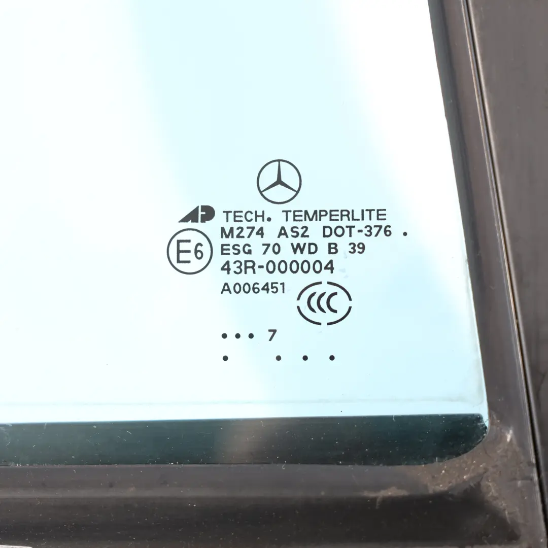 Vitre De Porte Arrière Droite Triangle Bleu AS2 pour Mercedes W164 à propos du numéro de pièce A1647302455 Mercedes W164 Vitre De Porte Arrière Droite Triangle Bleu AS2 - SKU A1647302455 - Numéro de pièce A1647302455