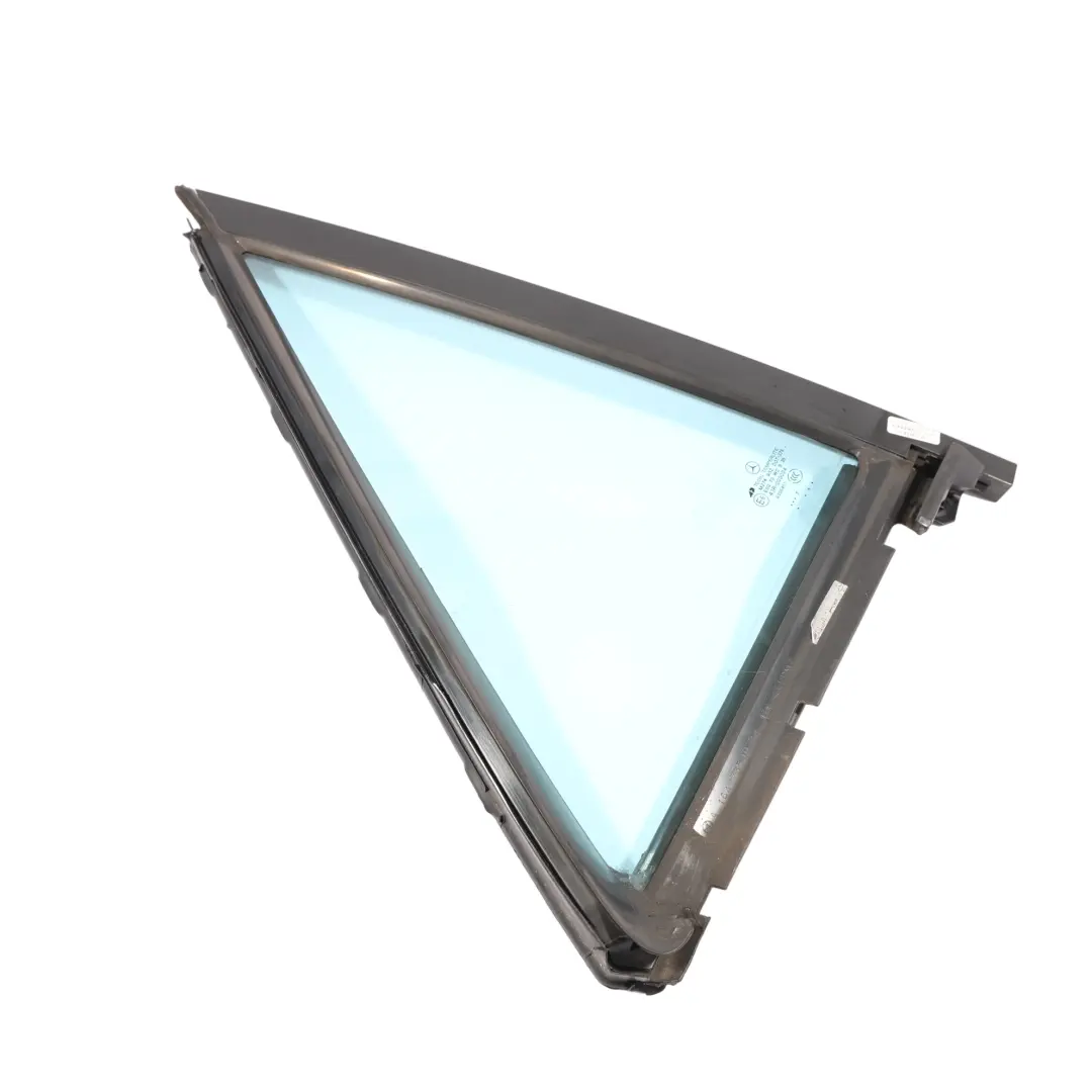 Cristal Trasero Derecho Puerta Triángulo Azul AS2 para Mercedes W164 con número de pieza A1647302455 Mercedes W164 Cristal Trasero Derecho Puerta Triángulo Azul AS2 - SKU A1647302455 - Número de pieza A1647302455
