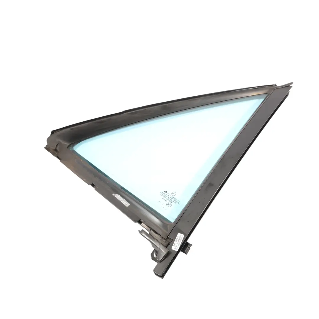 Cristal Trasero Derecho Puerta Triángulo Azul AS2 para Mercedes W164 con número de pieza A1647302455 Mercedes W164 Cristal Trasero Derecho Puerta Triángulo Azul AS2 - SKU A1647302455 - Número de pieza A1647302455