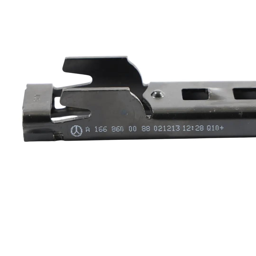 Ajustador Cinturón Asiento Trasero Izquierdo Derecho para Mercedes W166 con número de pieza A1668600088 Mercedes W166 Ajustador Cinturón Asiento Trasero Izquierdo Derecho - SKU A1668600088 - Número de pieza A1668600088