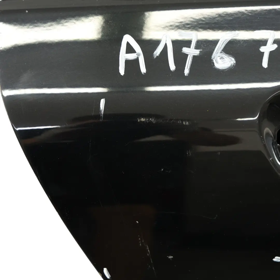 Porta posteriore destra Kosmos Cosmic Black Metallic - 191 per Mercedes W176 con numero di parte A1767300205 Mercedes W176 Porta posteriore destra Kosmos Cosmic Black Metallic - 191 - SKU A1767300205-KB - Numero di parte A1767300205